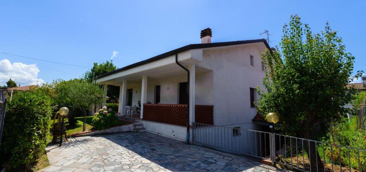 B&B Il Girasole Ortonovo Εξωτερικό φωτογραφία