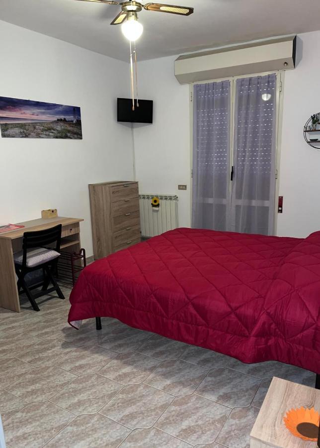 B&B Il Girasole Ortonovo Δωμάτιο φωτογραφία
