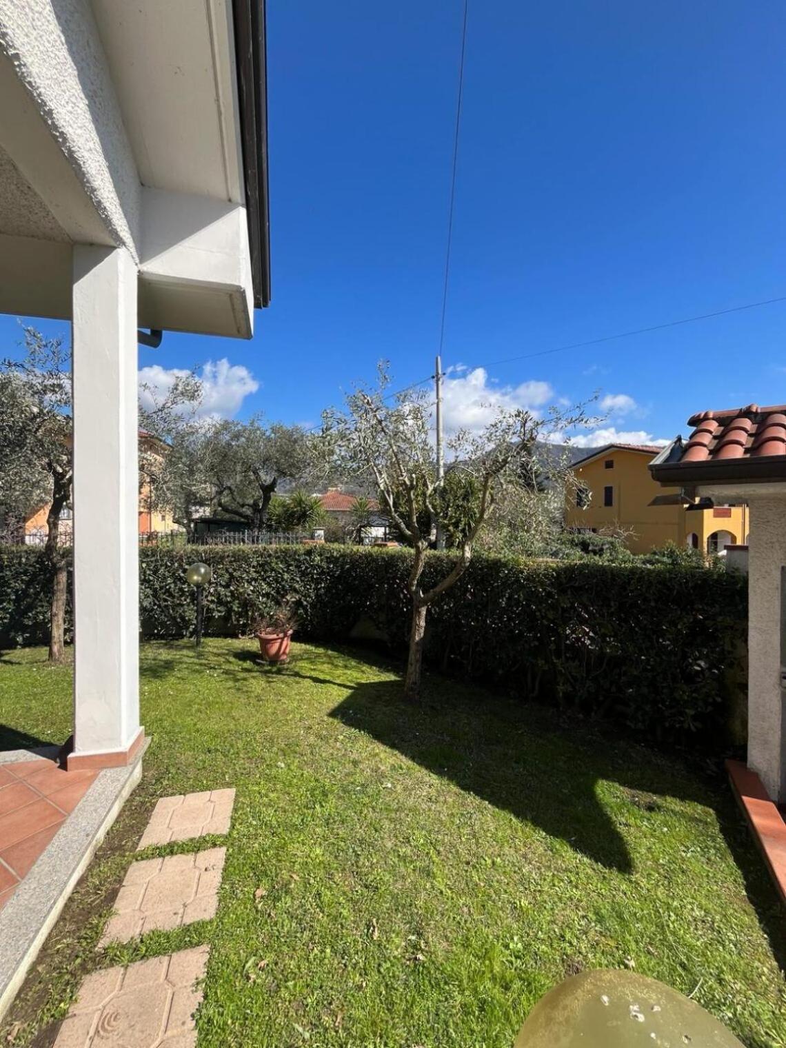 B&B Il Girasole Ortonovo Εξωτερικό φωτογραφία