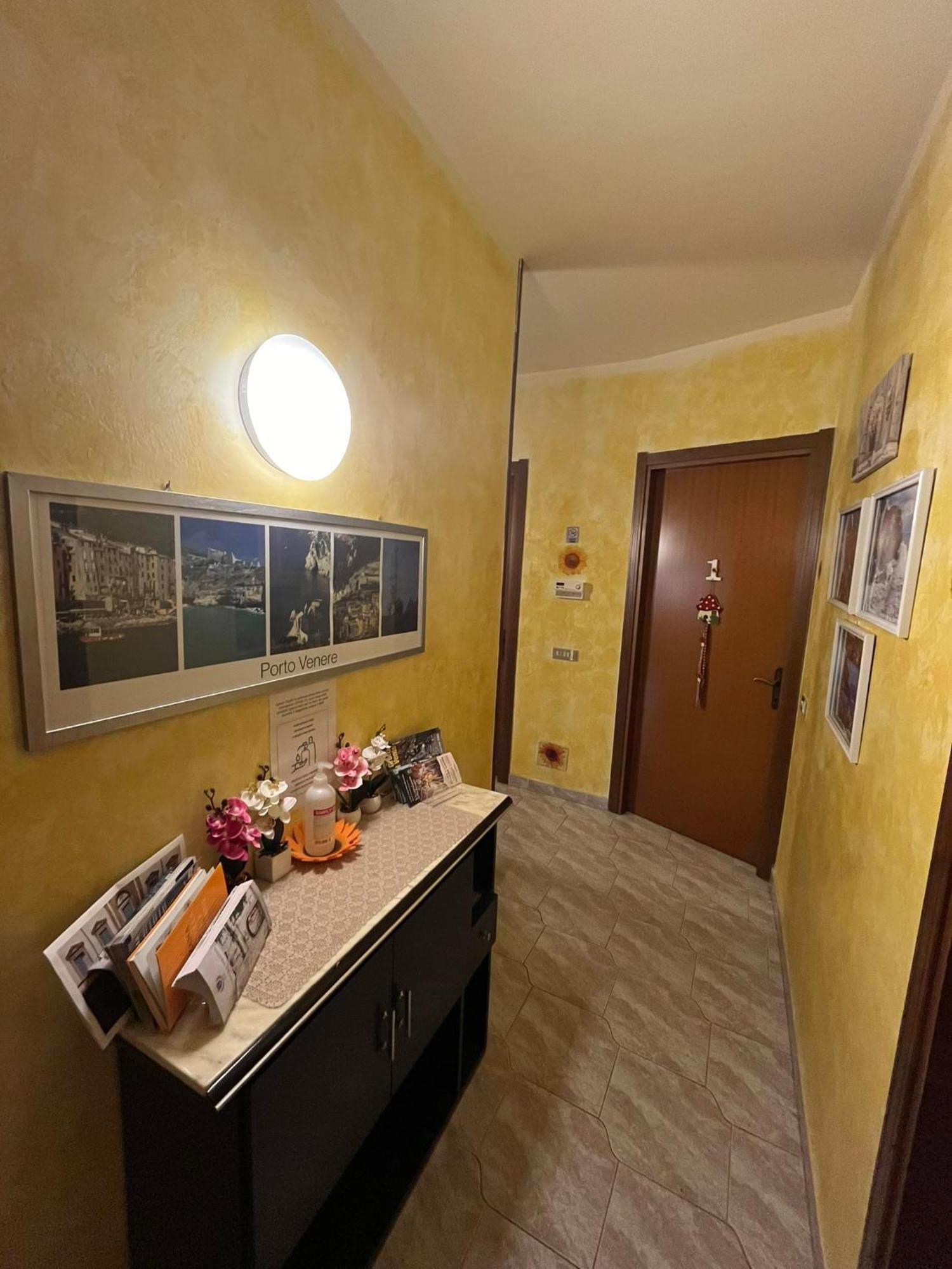 B&B Il Girasole Ortonovo Εξωτερικό φωτογραφία